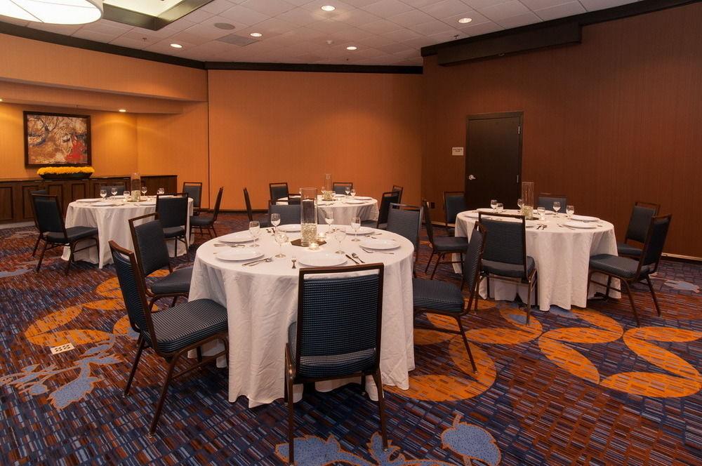 Courtyard By Marriott Charlotte Airport Loso Exterior photo