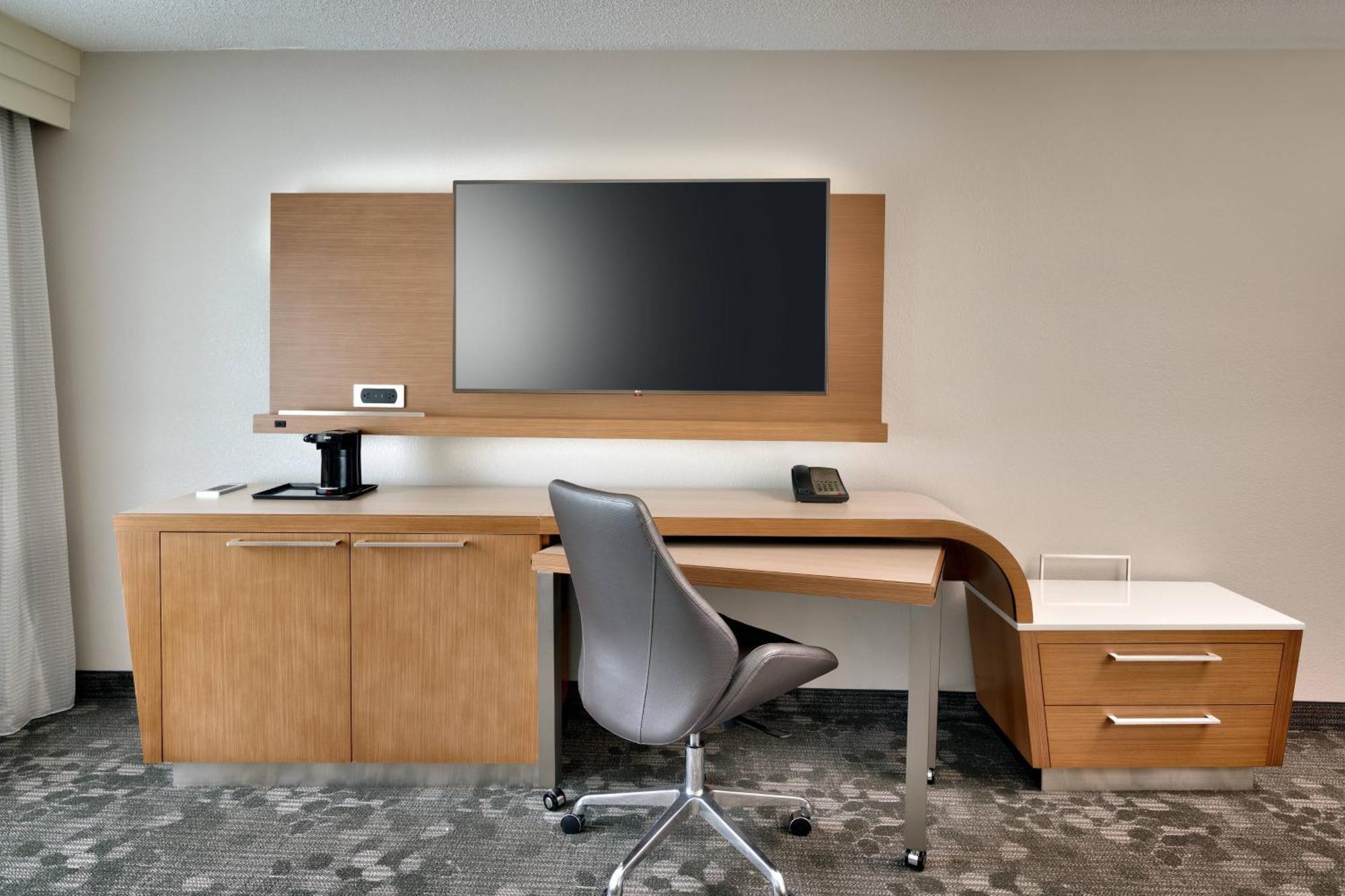 Courtyard By Marriott Charlotte Airport Loso Exterior photo