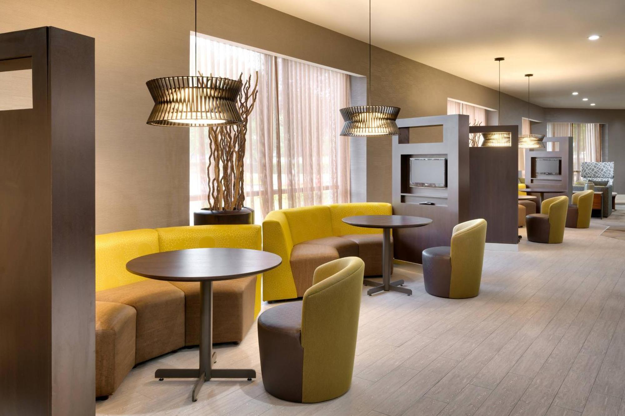 Courtyard By Marriott Charlotte Airport Loso Exterior photo