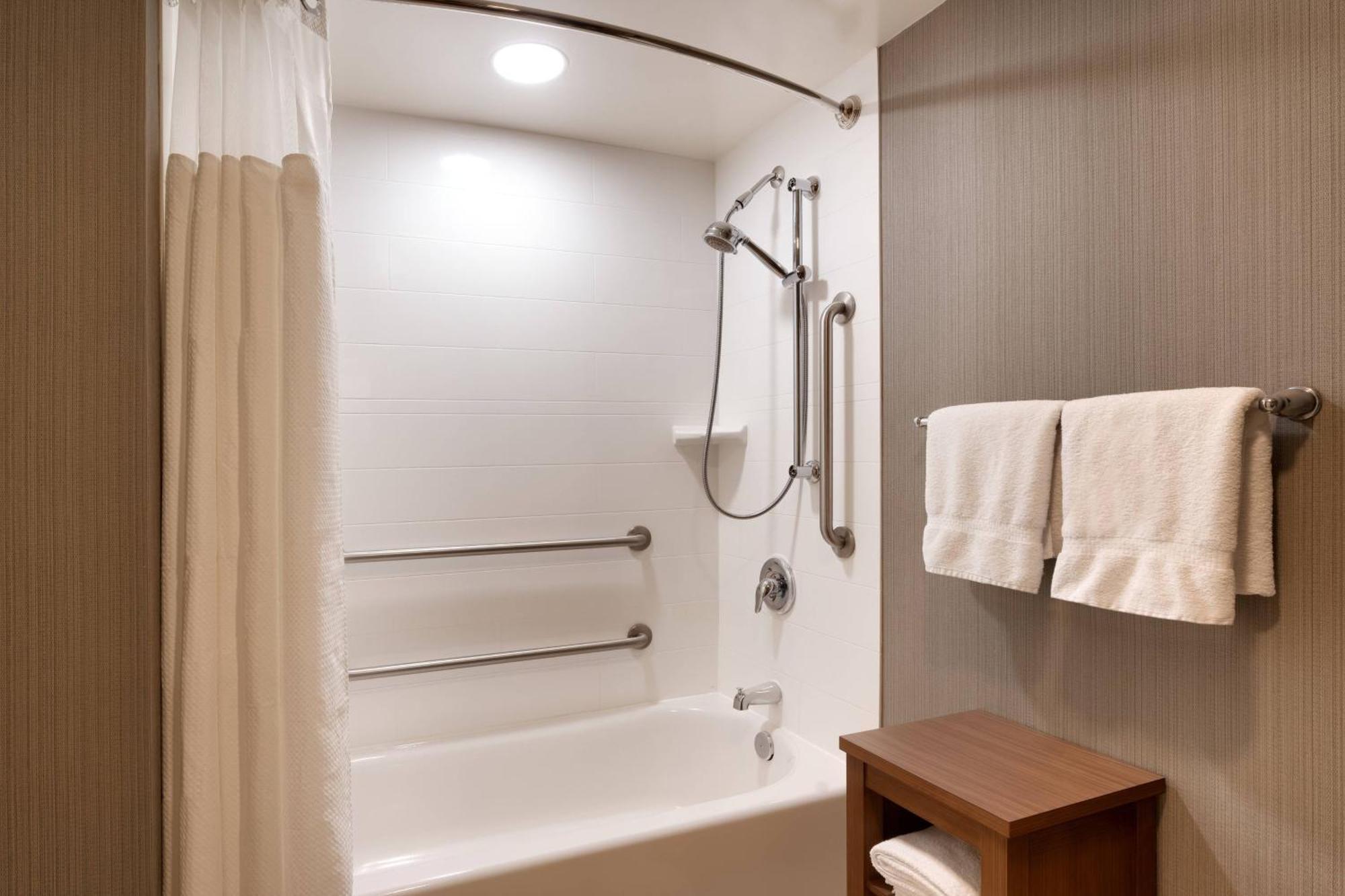 Courtyard By Marriott Charlotte Airport Loso Exterior photo