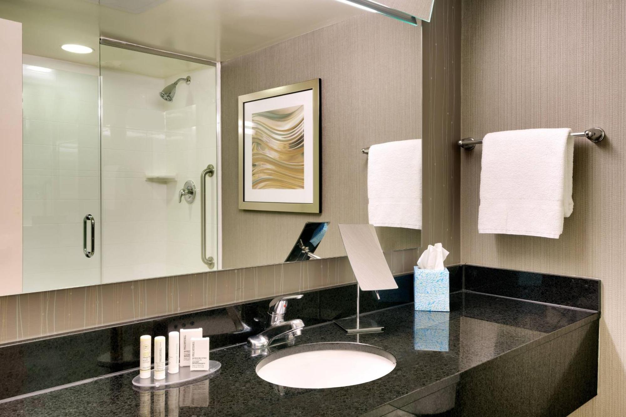 Courtyard By Marriott Charlotte Airport Loso Exterior photo