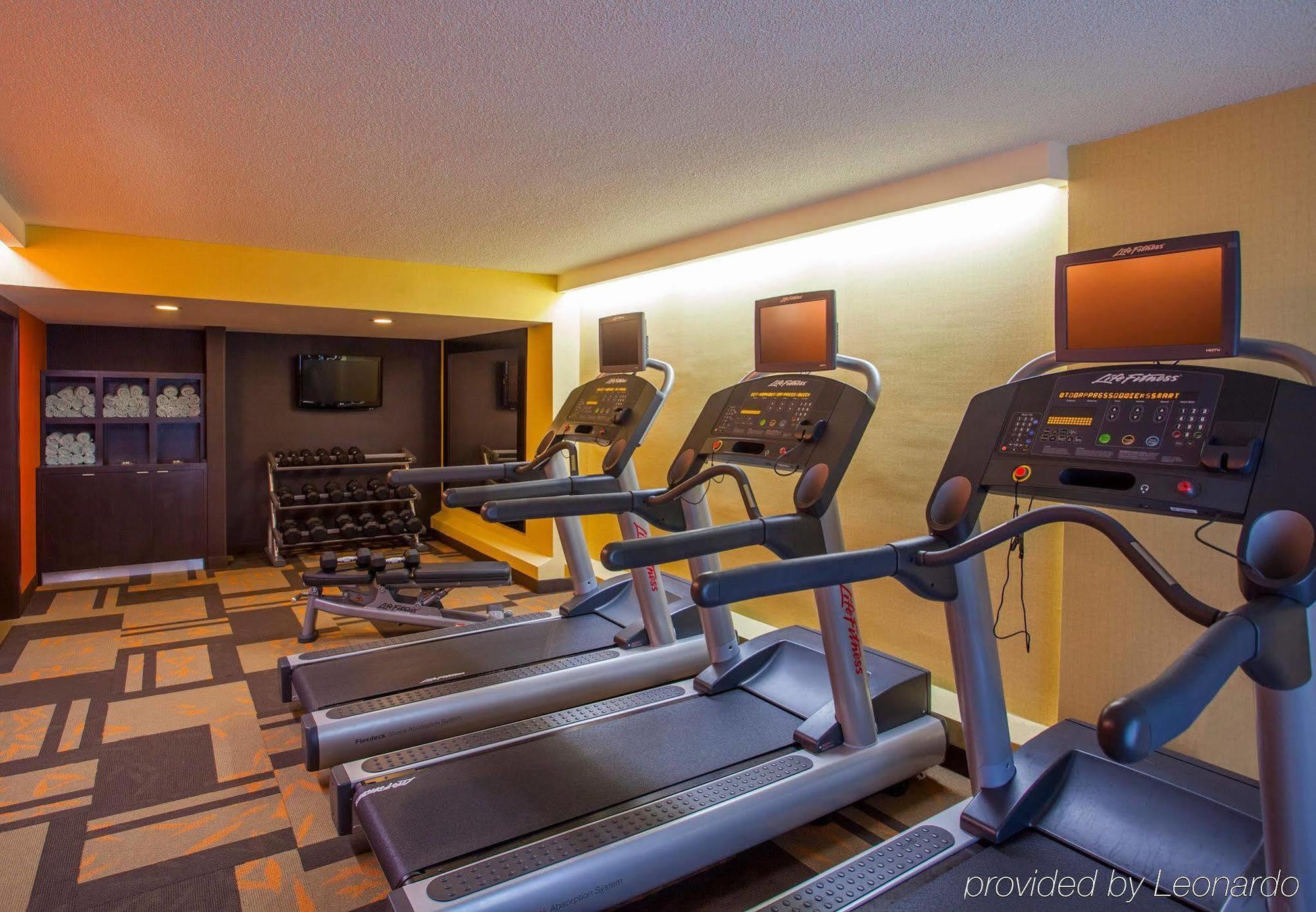 Courtyard By Marriott Charlotte Airport Loso Facilities photo