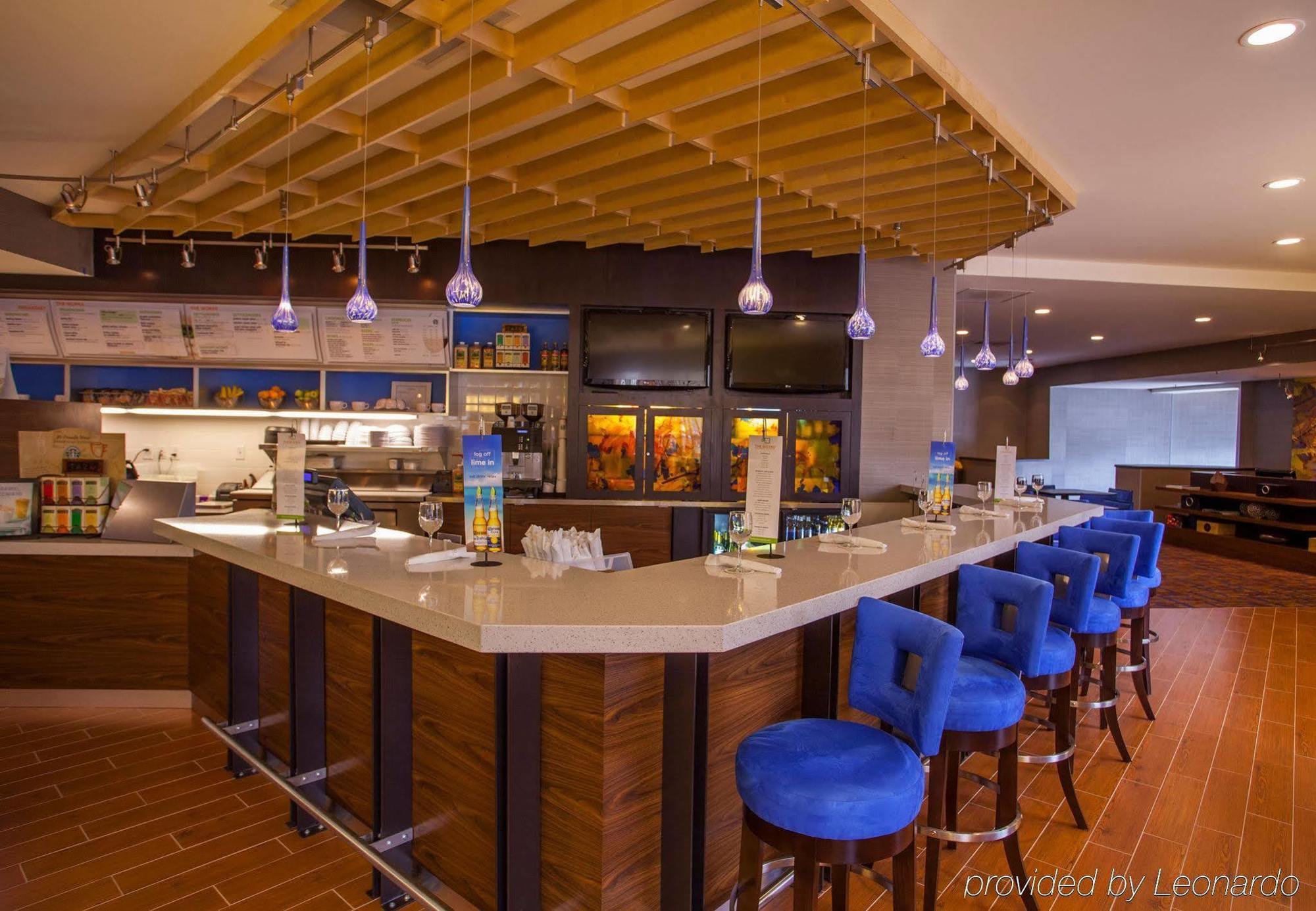 Courtyard By Marriott Charlotte Airport Loso Restaurant photo